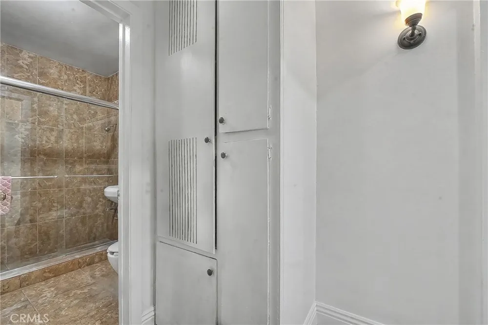 12127 Cedarvale Norwalk, CA 90650