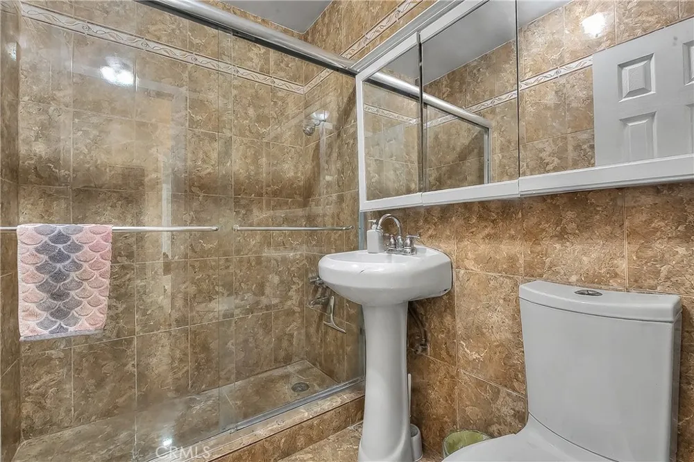 12127 Cedarvale Norwalk, CA 90650