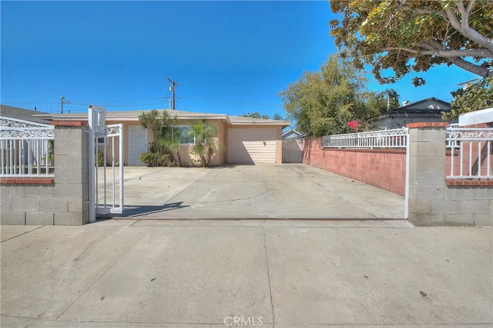 12127 Cedarvale Norwalk, CA 90650