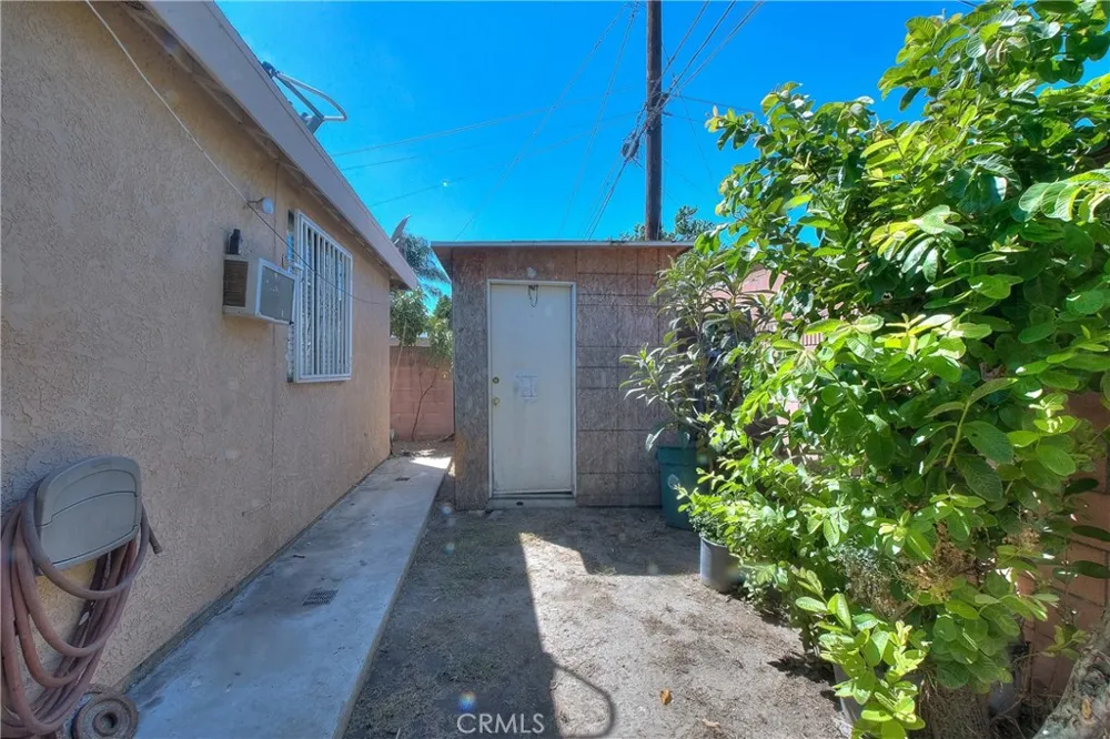 12127 Cedarvale Norwalk, CA 90650