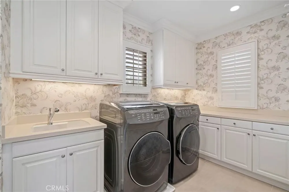 19 Rawhide Irvine, CA 92602