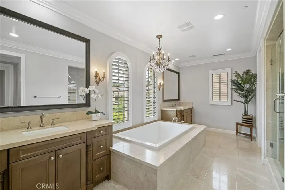 19 Rawhide Irvine, CA 92602