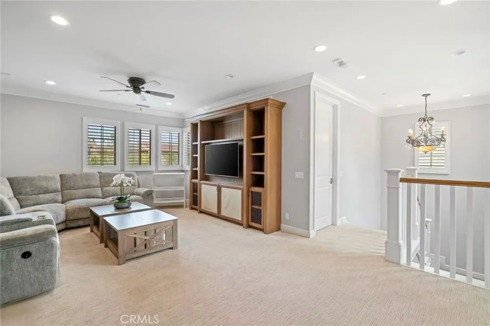19 Rawhide Irvine, CA 92602