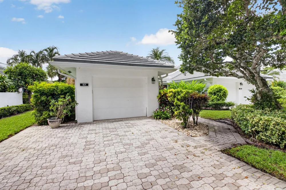 20065 Waters Edge Drive #101 Boca Raton, FL 33434