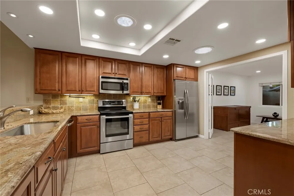 76037 Impatiens Palm Desert, CA 92211