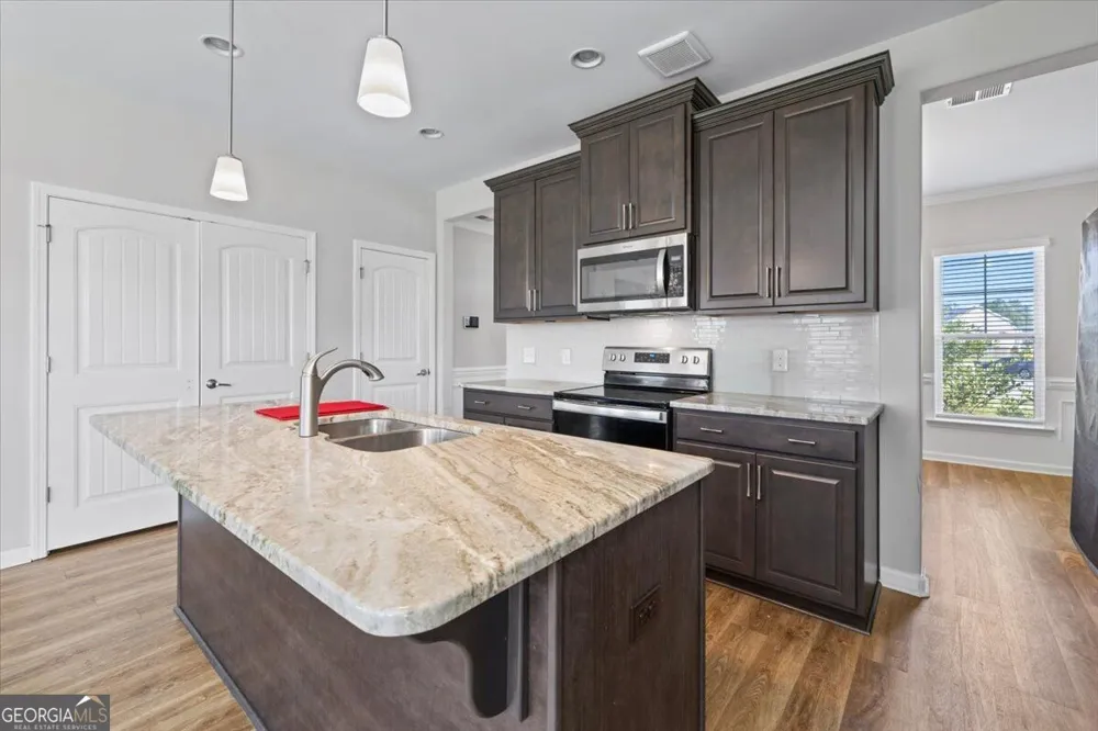 8 Chimney CT Savannah, GA 31407