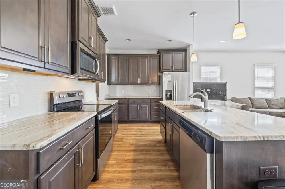 8 Chimney CT Savannah, GA 31407