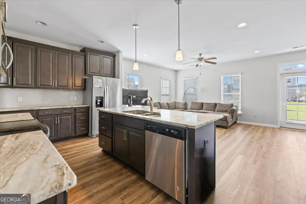 8 Chimney CT Savannah, GA 31407