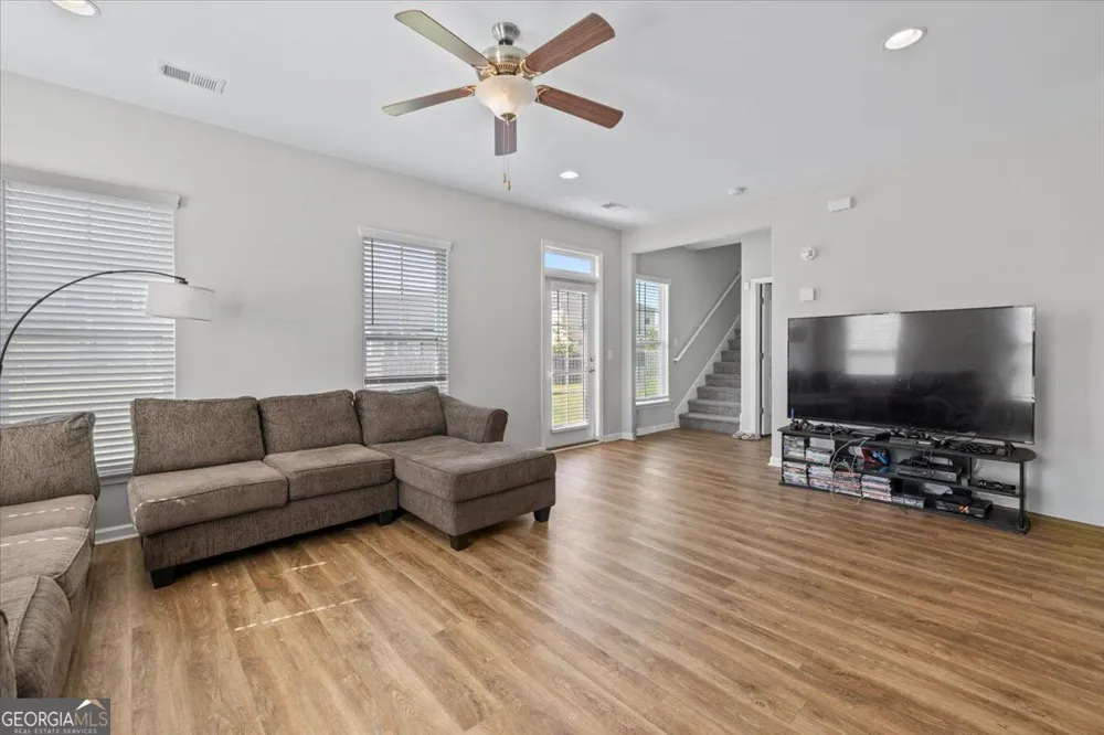 8 Chimney CT Savannah, GA 31407