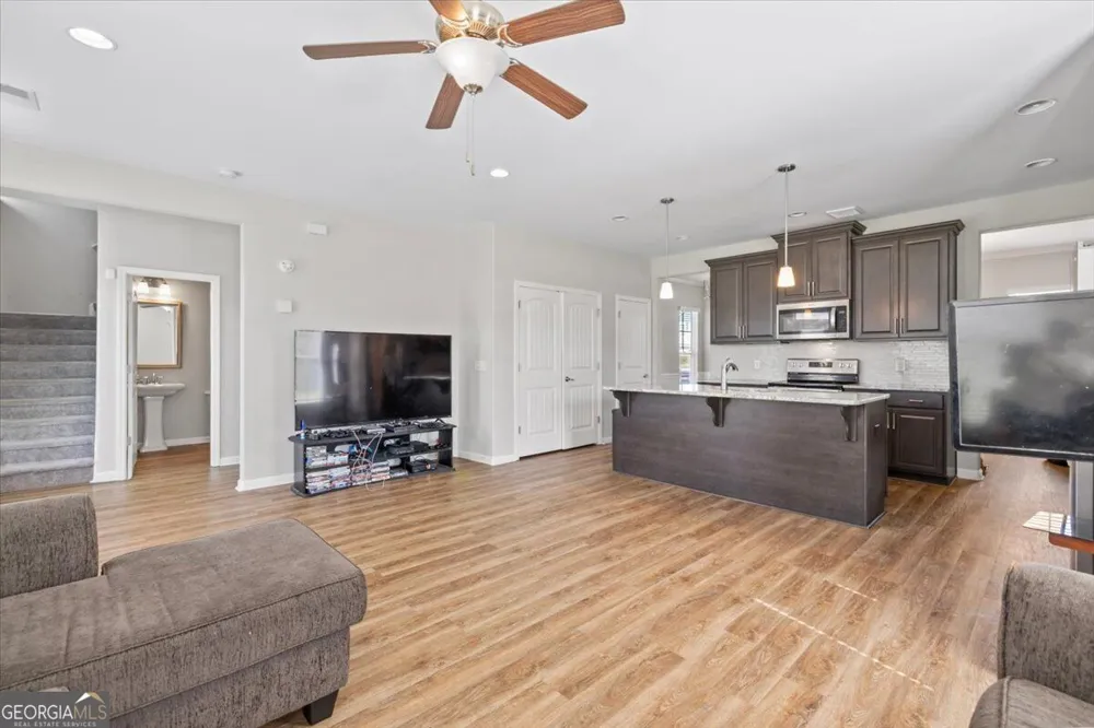 8 Chimney CT Savannah, GA 31407