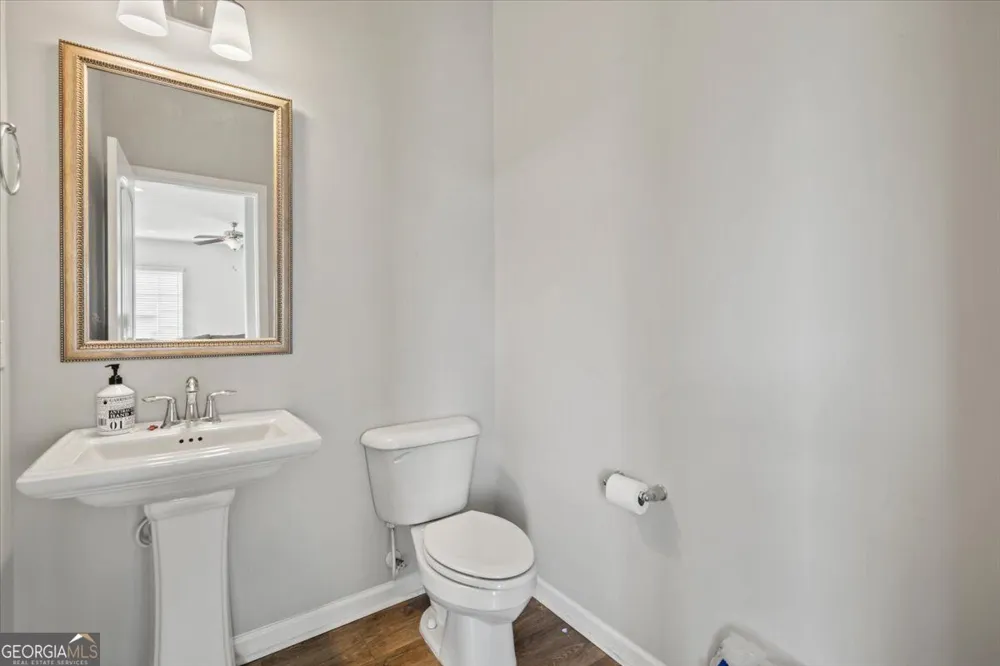 8 Chimney CT Savannah, GA 31407