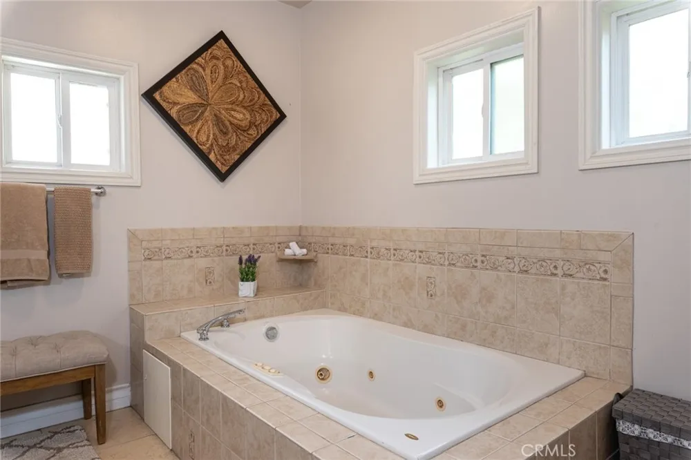 12102 S La Cienega Hawthorne, CA 90250