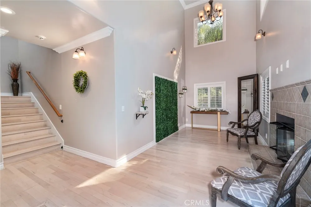 12102 S La Cienega Hawthorne, CA 90250