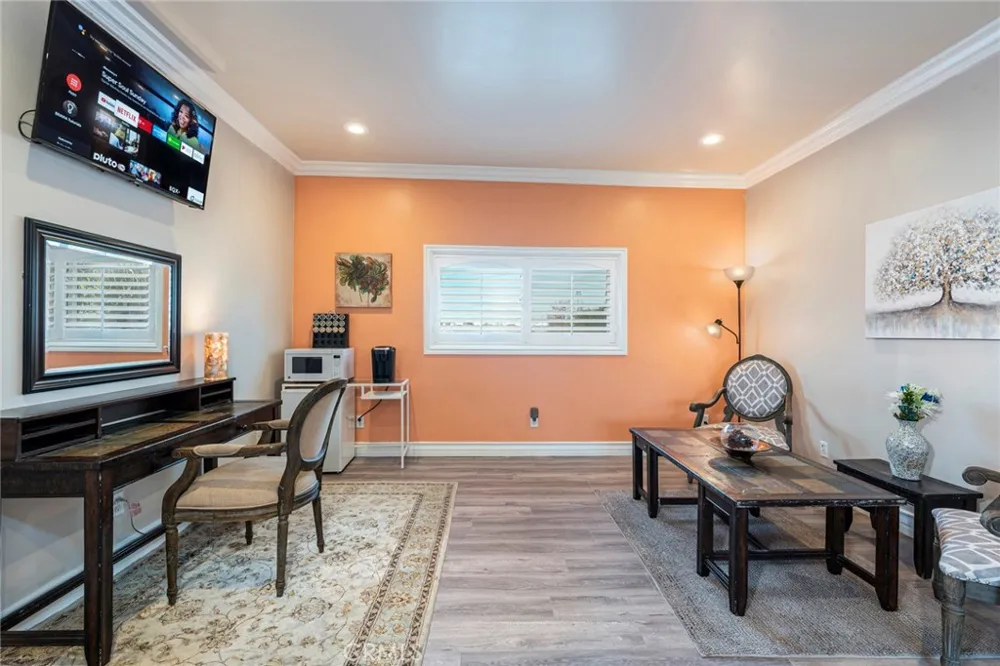 12102 S La Cienega Hawthorne, CA 90250
