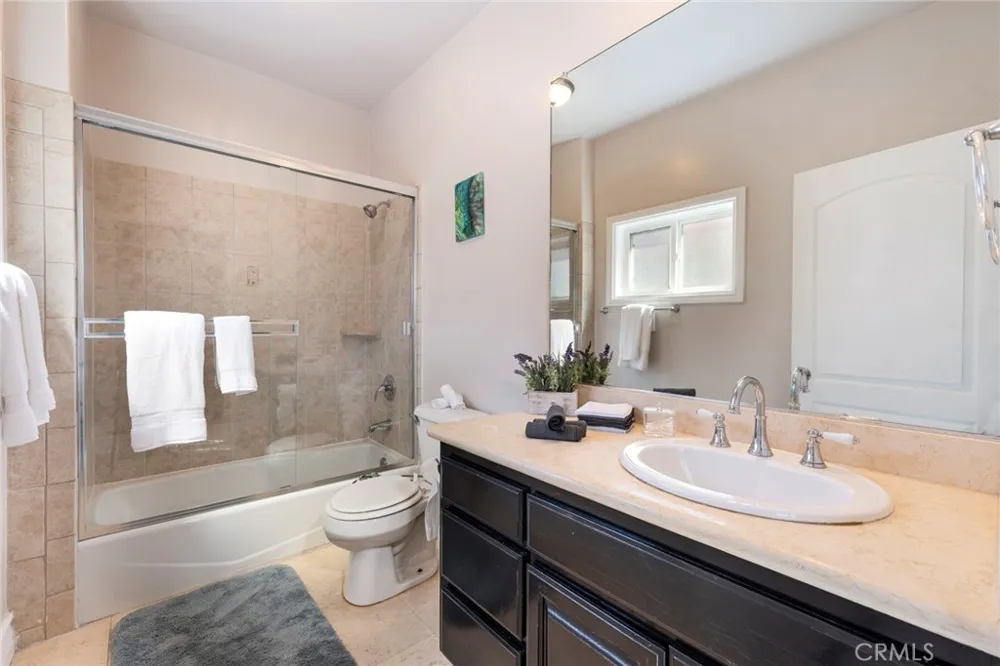 12102 S La Cienega Hawthorne, CA 90250