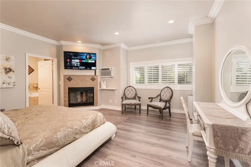 12102 S La Cienega Hawthorne, CA 90250