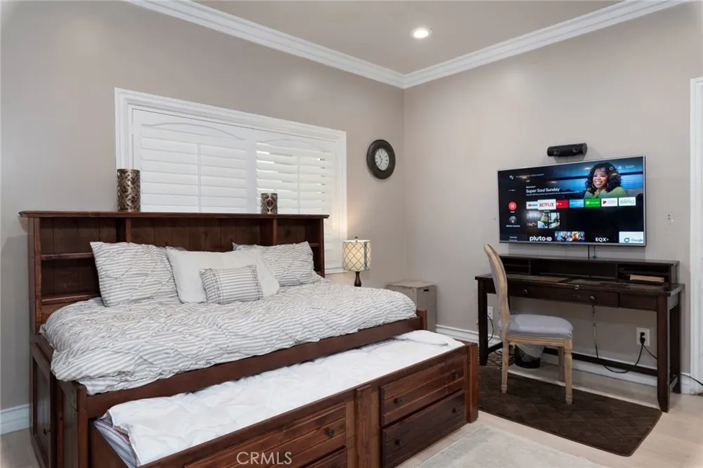 12102 S La Cienega Hawthorne, CA 90250
