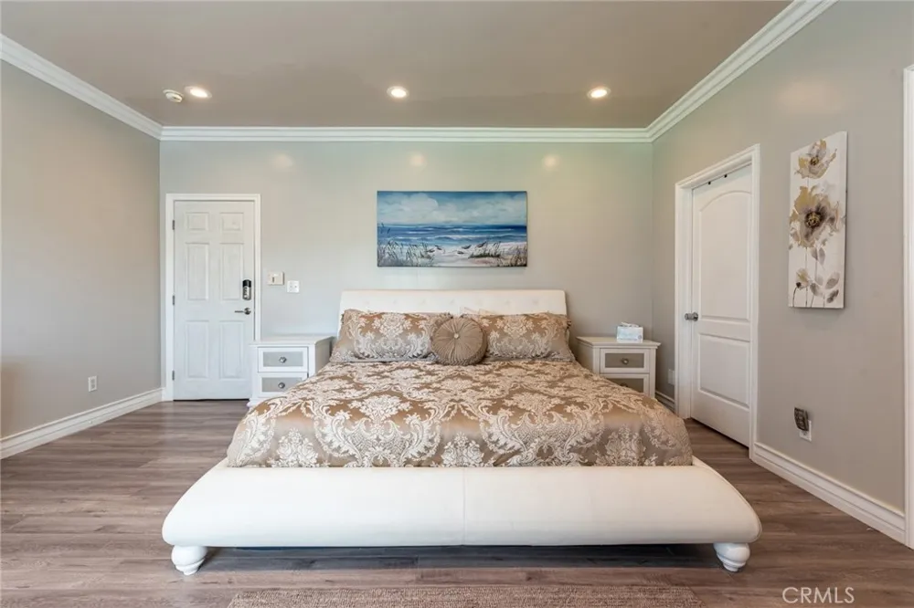 12102 S La Cienega Hawthorne, CA 90250