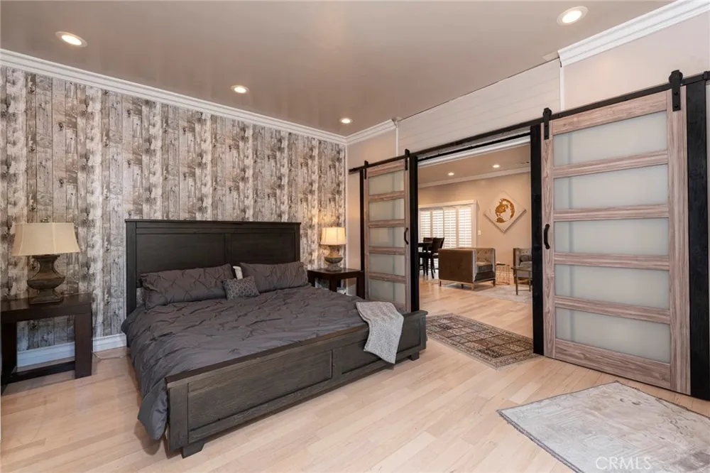 12102 S La Cienega Hawthorne, CA 90250