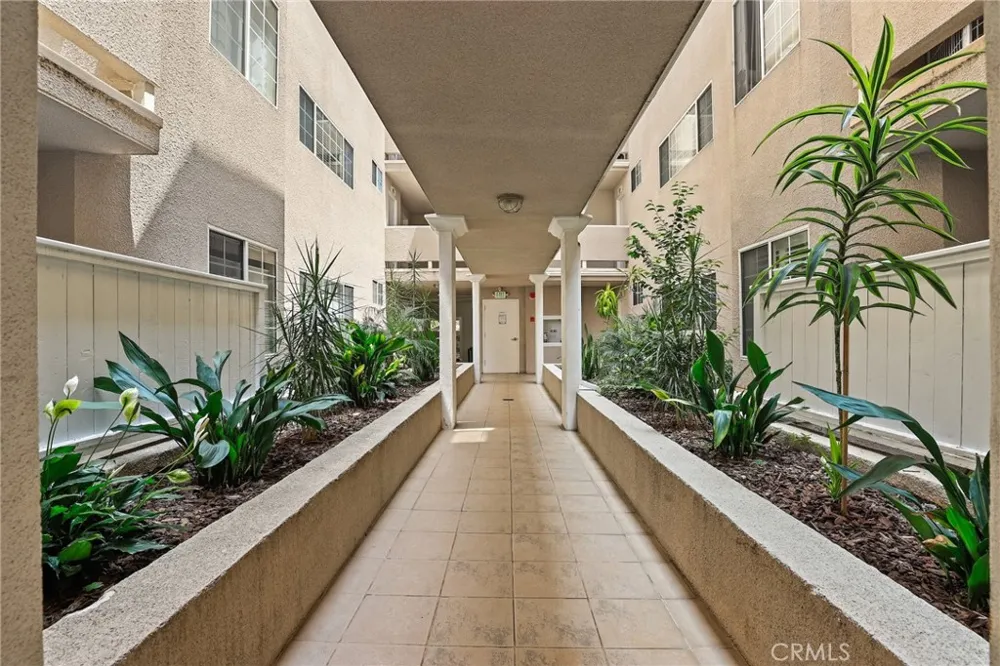 1228 14th Street #103 Santa Monica, CA 90404