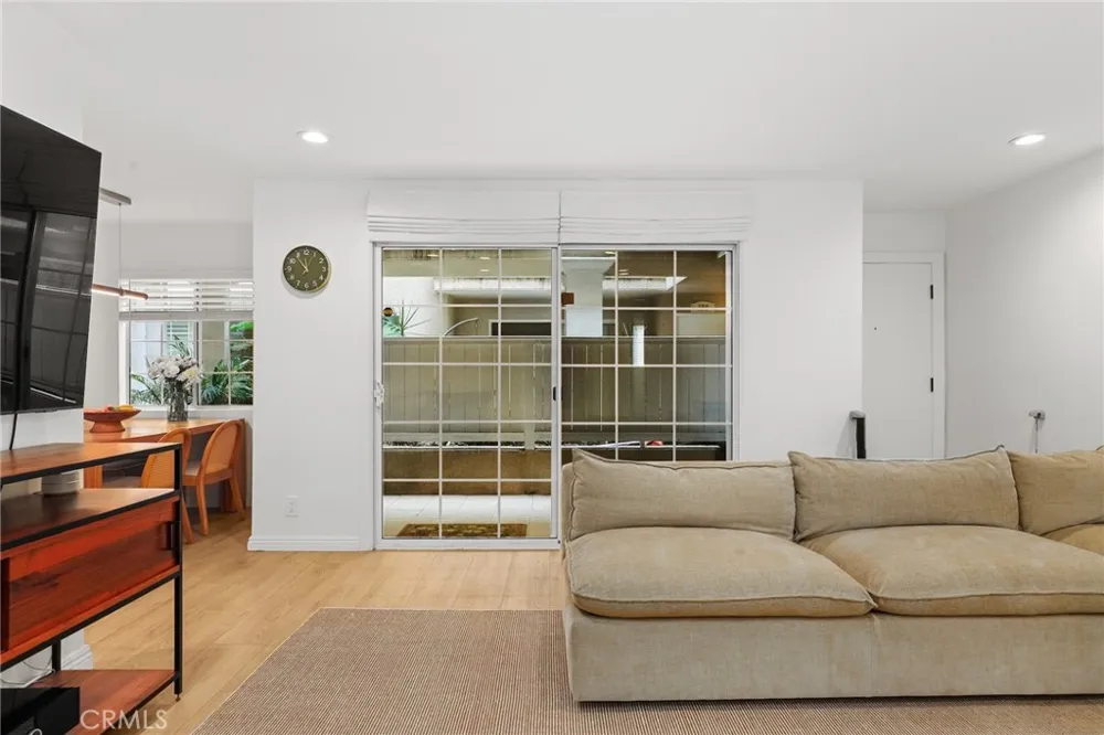 1228 14th Street #103 Santa Monica, CA 90404