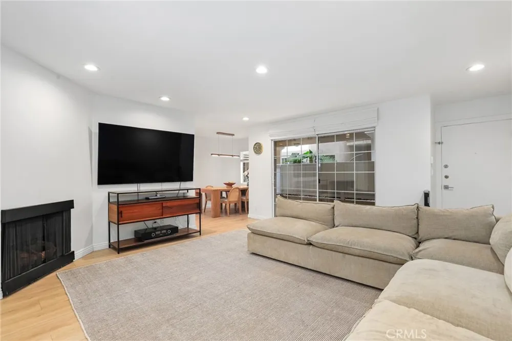 1228 14th Street #103 Santa Monica, CA 90404
