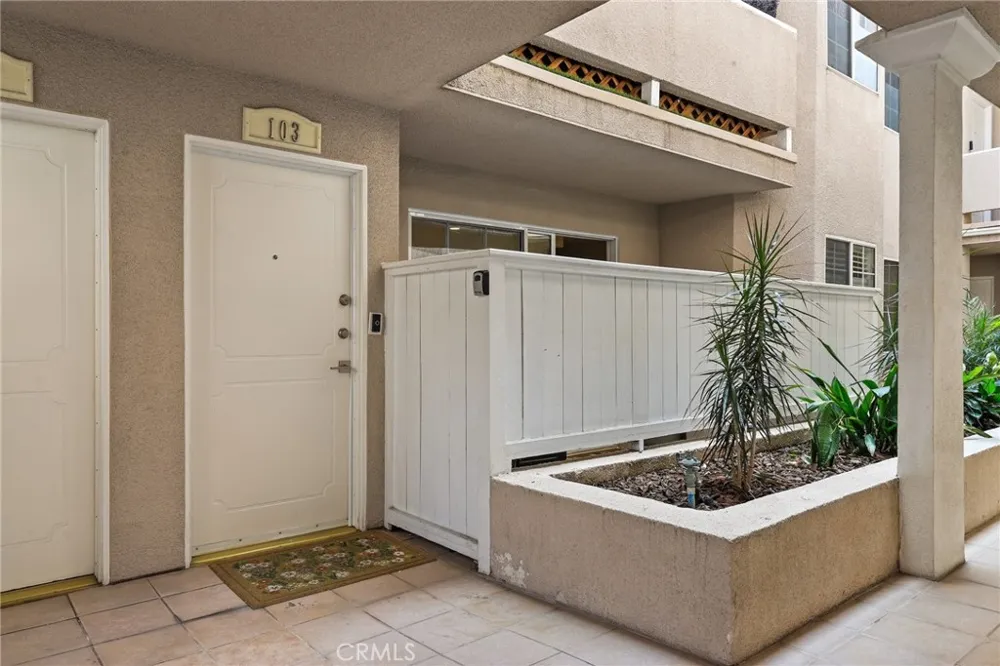 1228 14th Street #103 Santa Monica, CA 90404