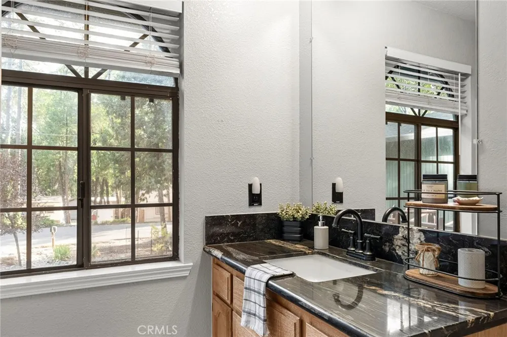 14368 Sinclair Circle Magalia, CA 95954