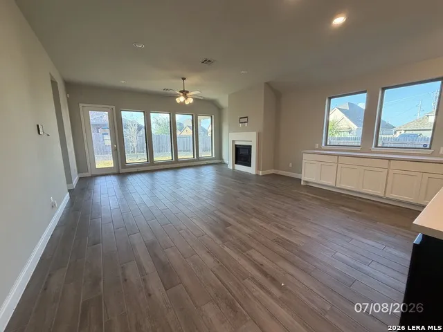 1900 Highland Seguin, TX 78155