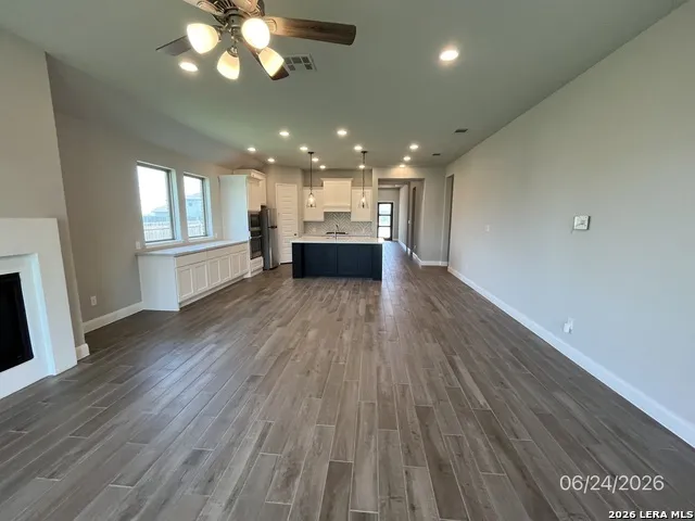 1900 Highland Seguin, TX 78155
