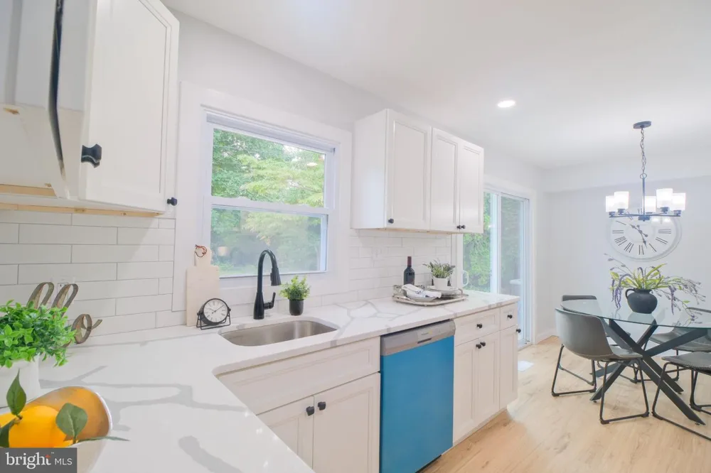 6 MINSTREL LANE Willingboro, NJ 08046