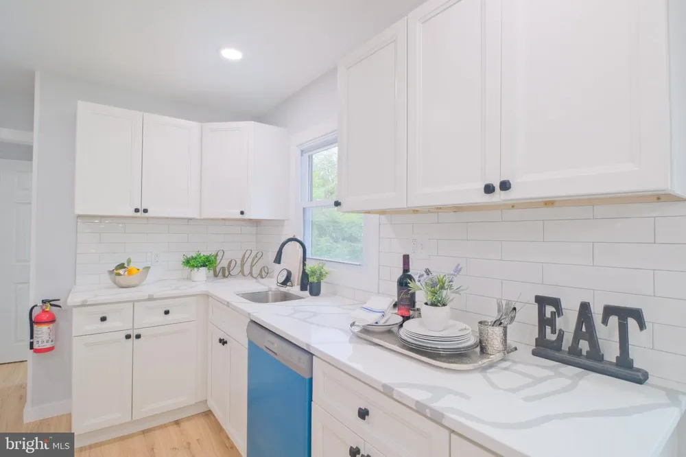 6 MINSTREL LANE Willingboro, NJ 08046