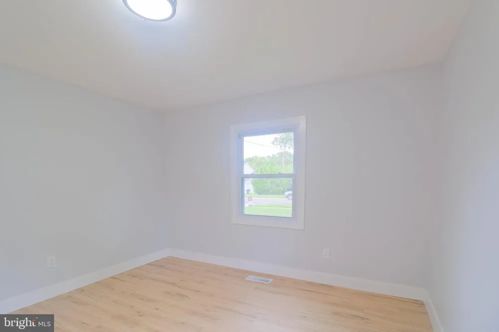 6 MINSTREL LANE Willingboro, NJ 08046