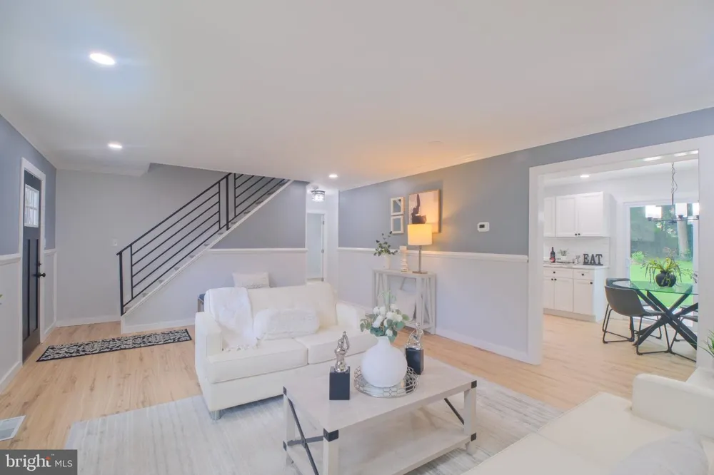 6 MINSTREL LANE Willingboro, NJ 08046