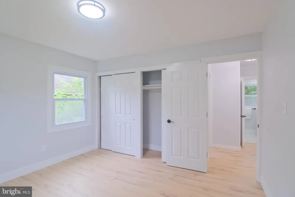 6 MINSTREL LANE Willingboro, NJ 08046