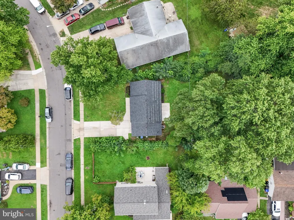6 MINSTREL LANE Willingboro, NJ 08046