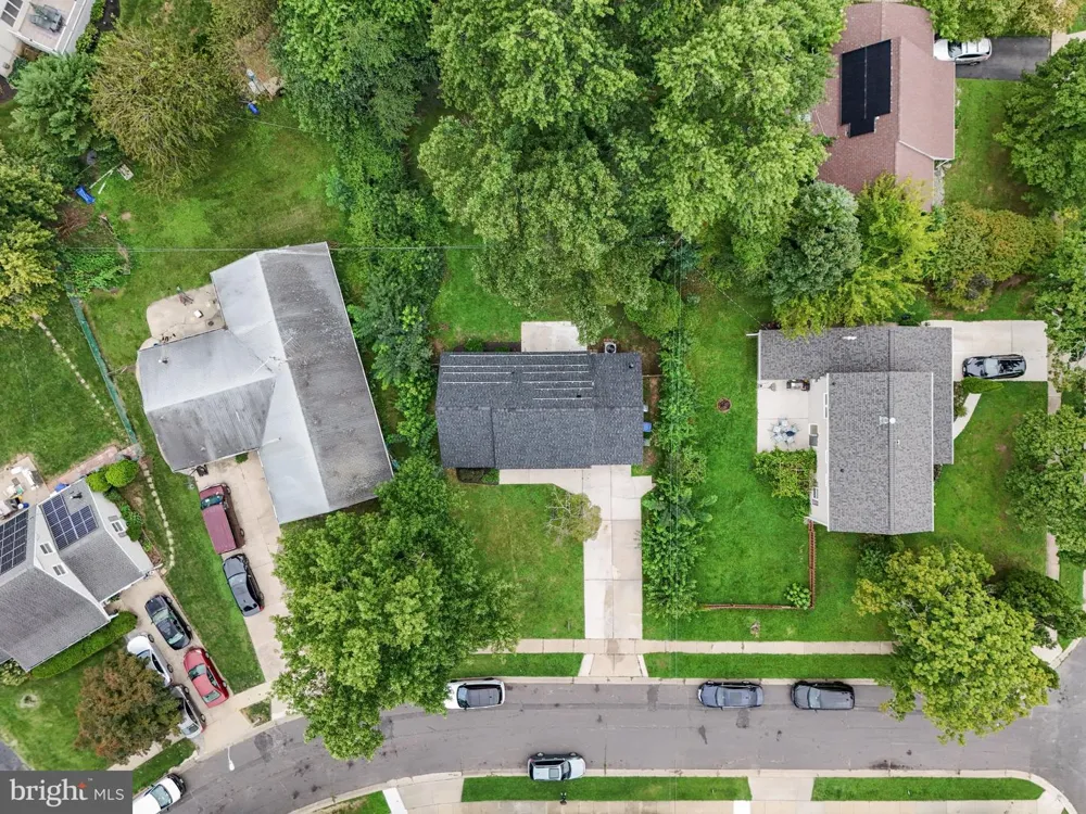 6 MINSTREL LANE Willingboro, NJ 08046