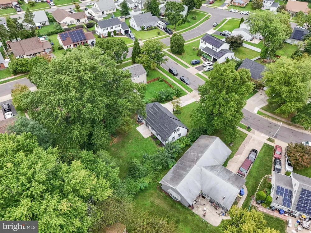 6 MINSTREL LANE Willingboro, NJ 08046