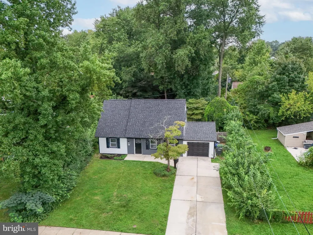 6 MINSTREL LANE Willingboro, NJ 08046