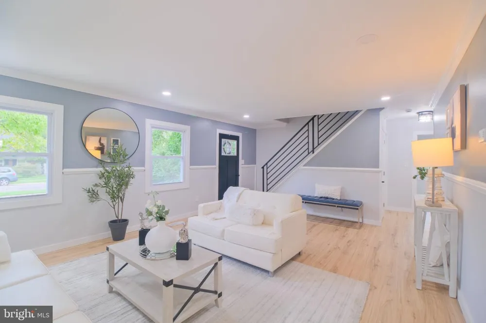 6 MINSTREL LANE Willingboro, NJ 08046