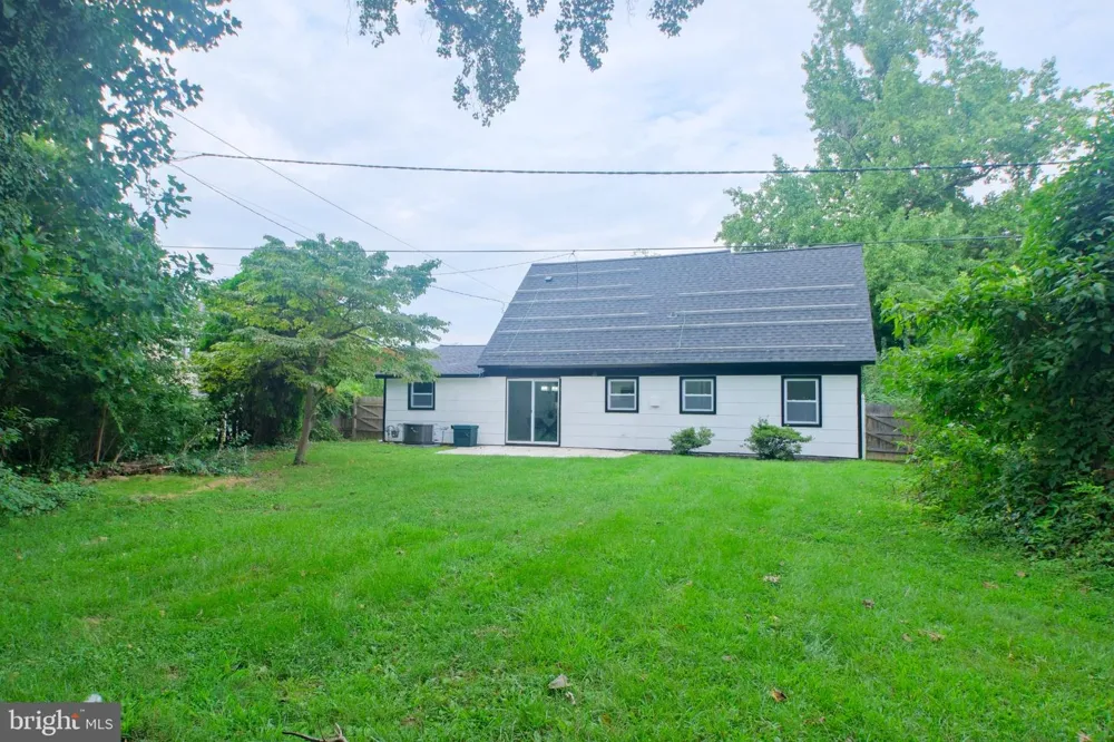 6 MINSTREL LANE Willingboro, NJ 08046