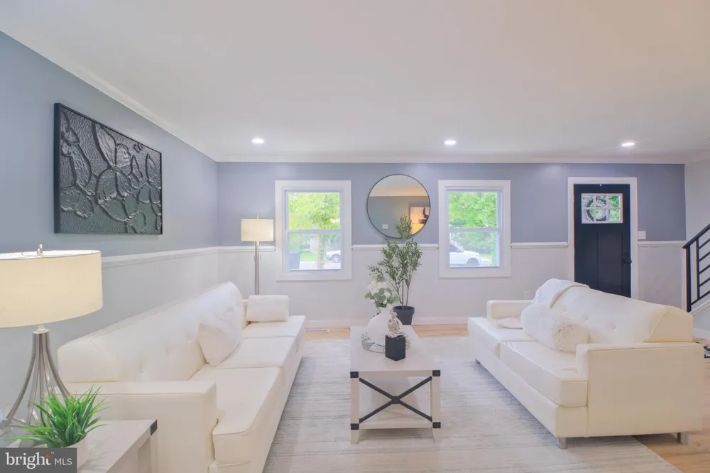 6 MINSTREL LANE Willingboro, NJ 08046