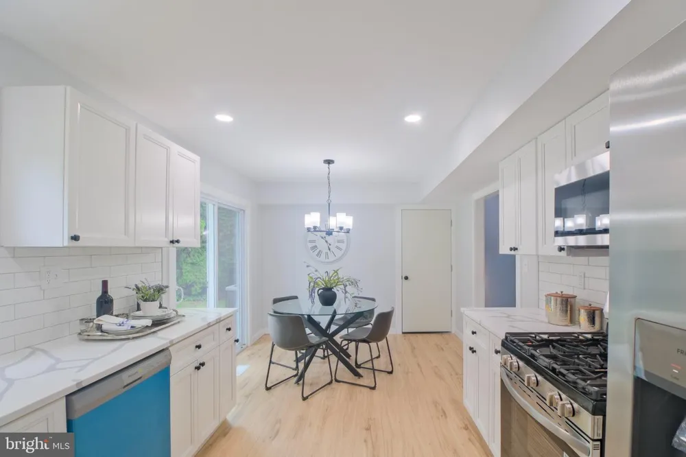 6 MINSTREL LANE Willingboro, NJ 08046