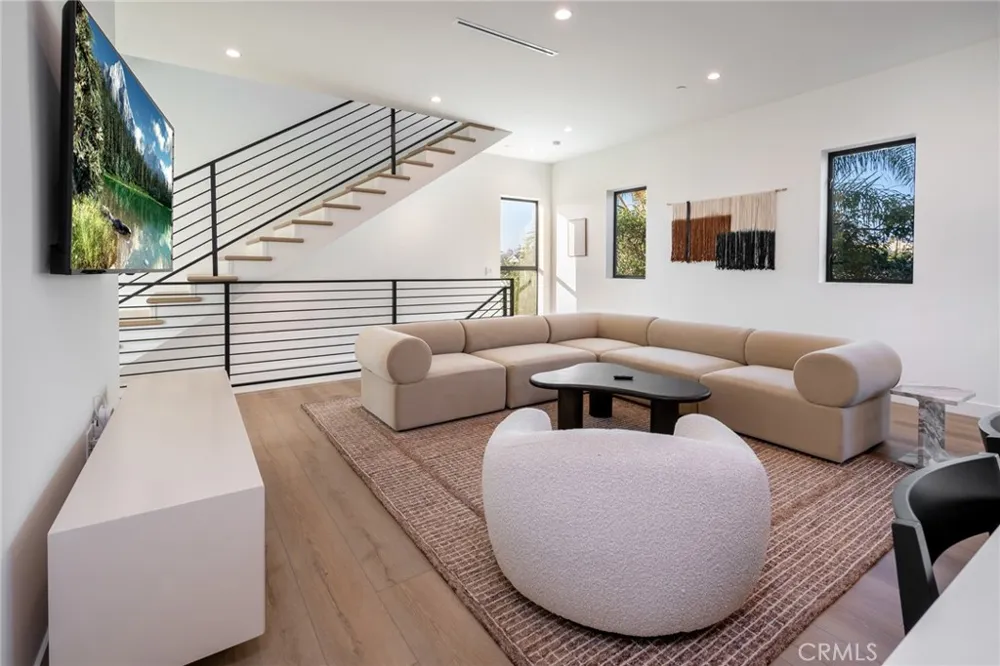 109 Westlake Avenue #3 Los Angeles, CA 90026