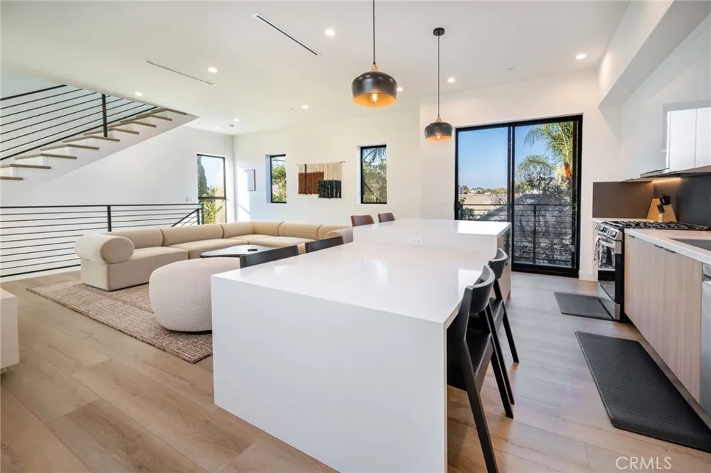 109 Westlake Avenue #3 Los Angeles, CA 90026