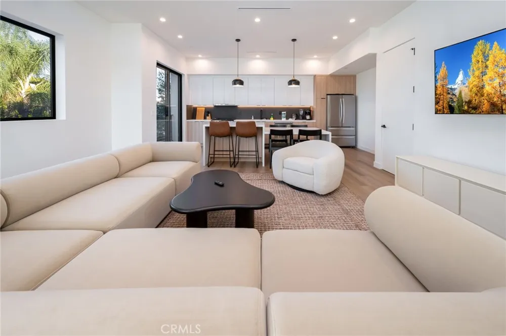 109 Westlake Avenue #3 Los Angeles, CA 90026