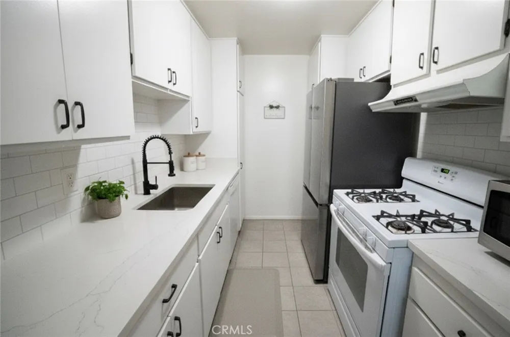 5700 Etiwanda Avenue #149 Tarzana, CA 91356