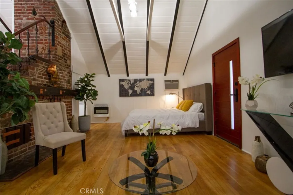 11525 Moorpark Street Studio City, CA 91602