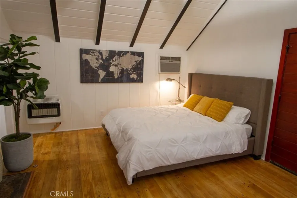11525 Moorpark Street Studio City, CA 91602