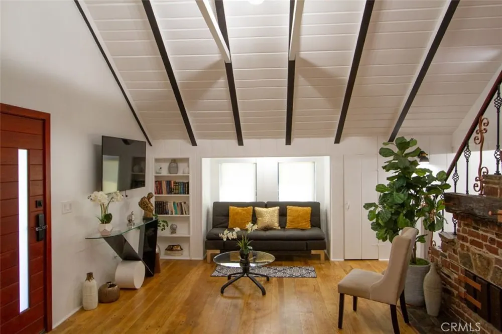 11525 Moorpark Street Studio City, CA 91602